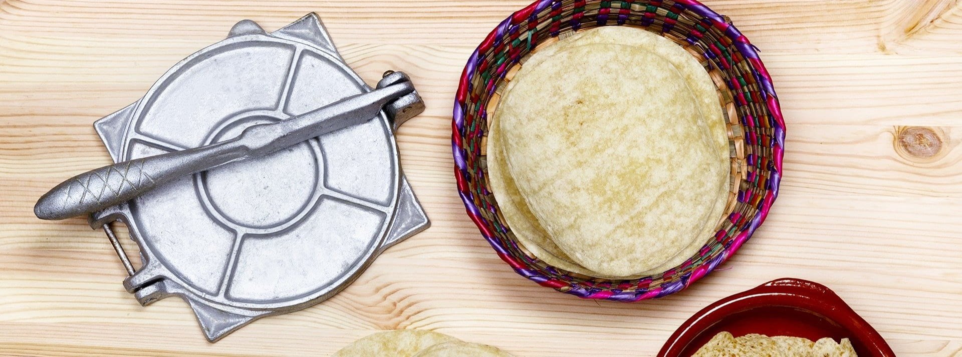 How to use tortilla press